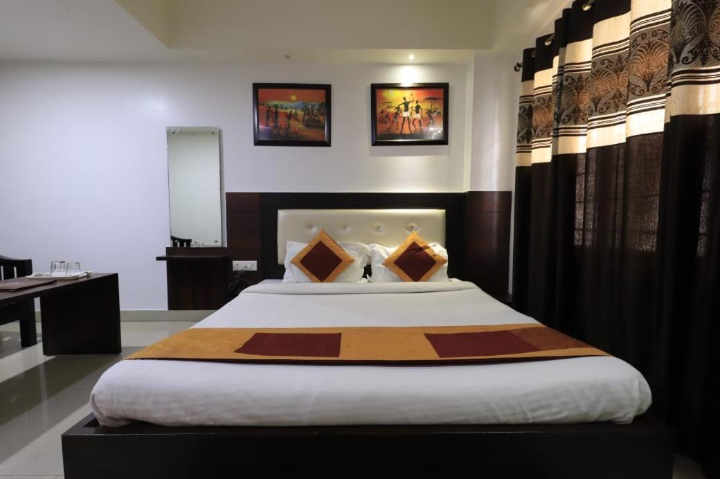 Hotel Rashmi Guwahati Exterior foto